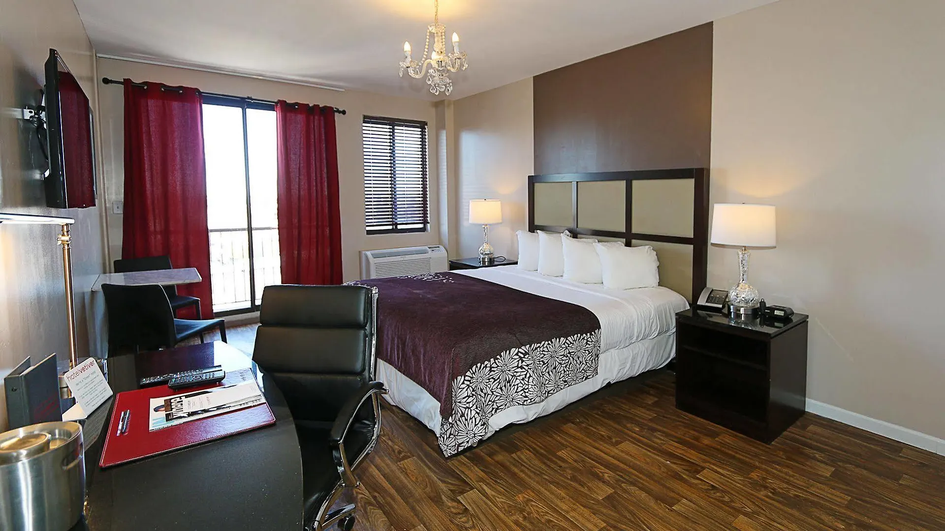 Hotel Vetiver / Manhattan Skyline New York