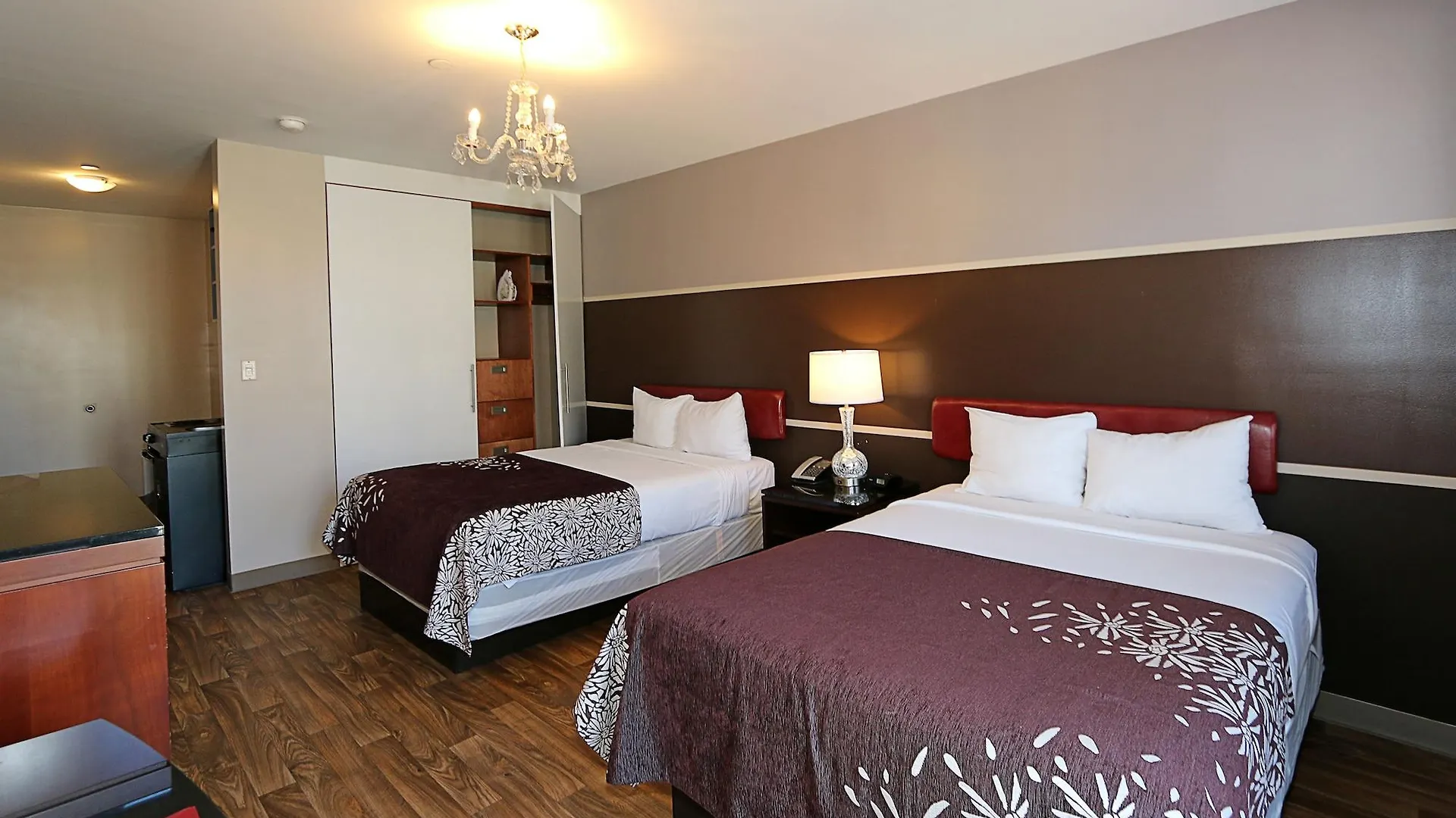 Hotel Vetiver / Manhattan Skyline New York