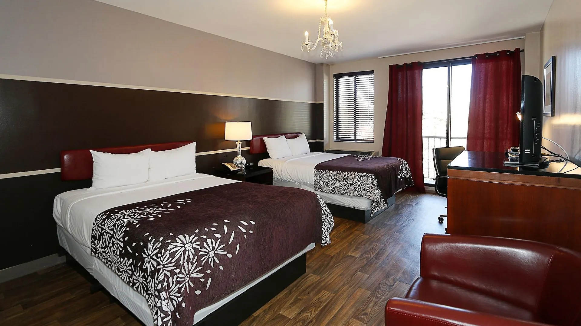 Hotel Vetiver / Manhattan Skyline New York